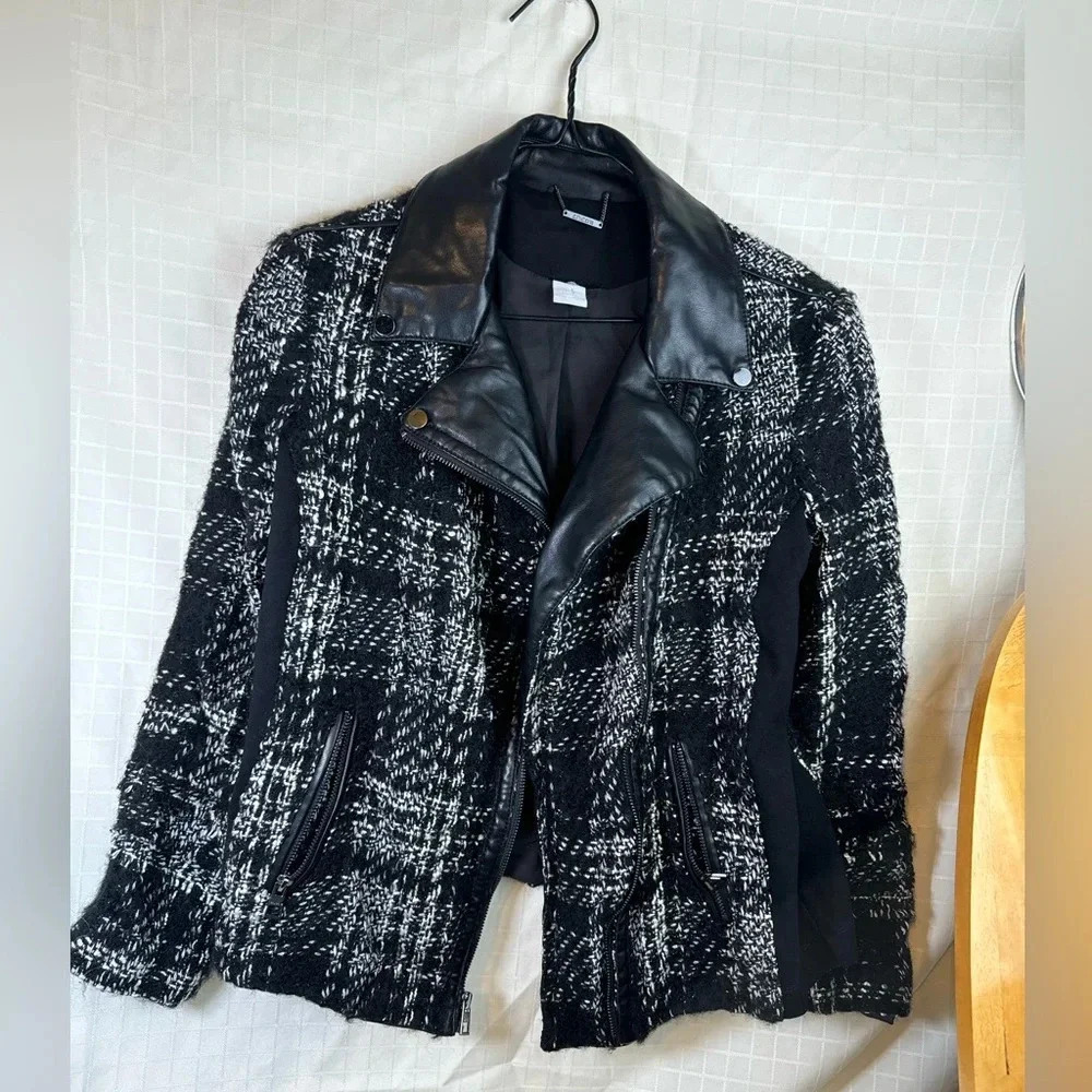Chico's Womens Black & White Zip Up Jacket Pockets Stretch Size 1 (small/Medium)